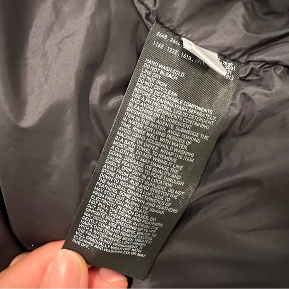 Uniqlo Hybrid Down Coat in Black - Picture 9 of 9